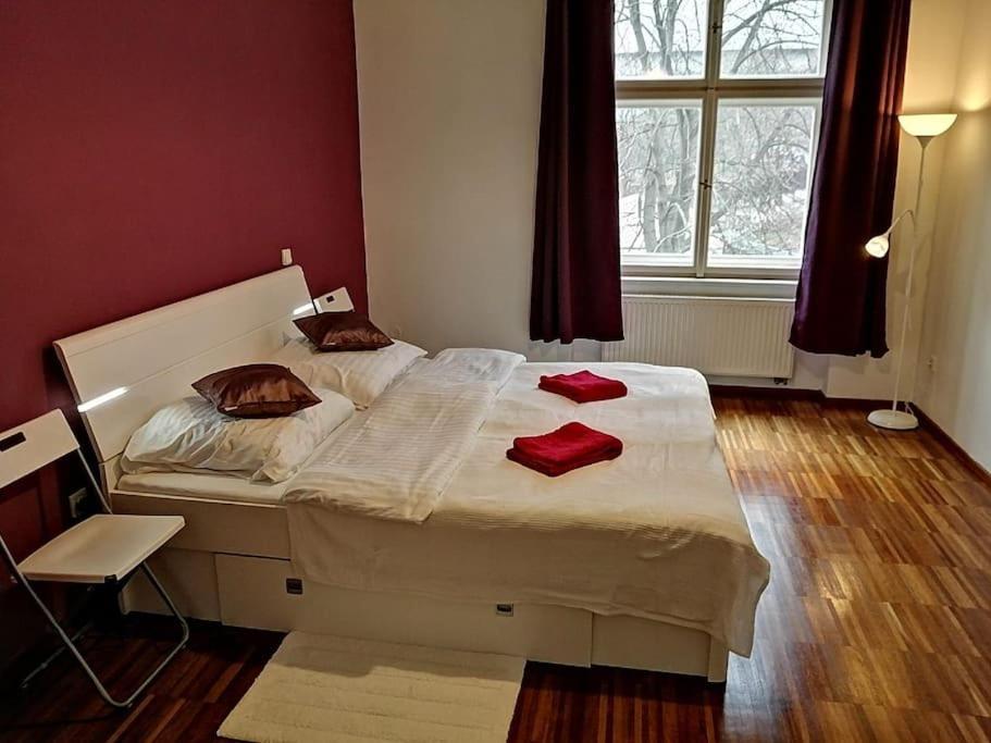 2 Bedrooms Close Vysehrad - Congress Centrum Praga Zewnętrze zdjęcie