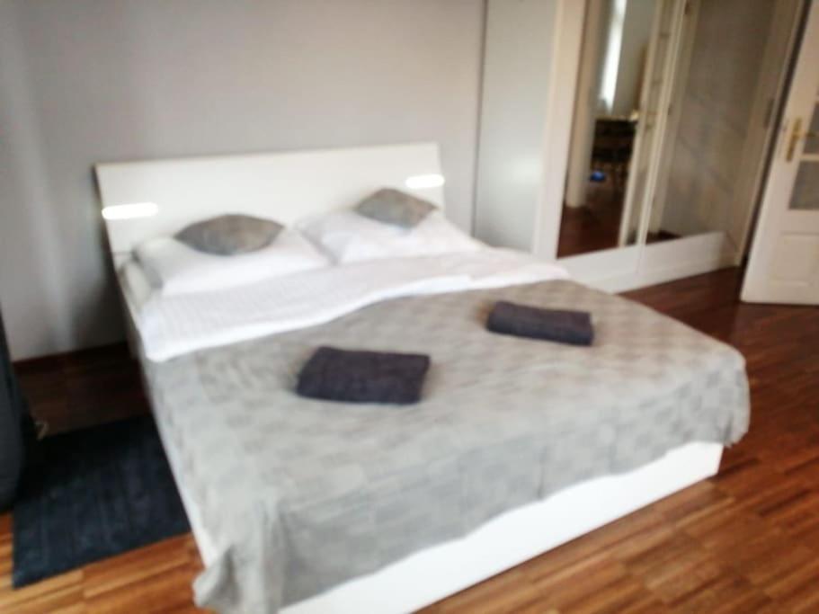 2 Bedrooms Close Vysehrad - Congress Centrum Praga Zewnętrze zdjęcie