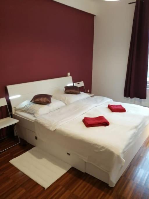 2 Bedrooms Close Vysehrad - Congress Centrum Praga Zewnętrze zdjęcie