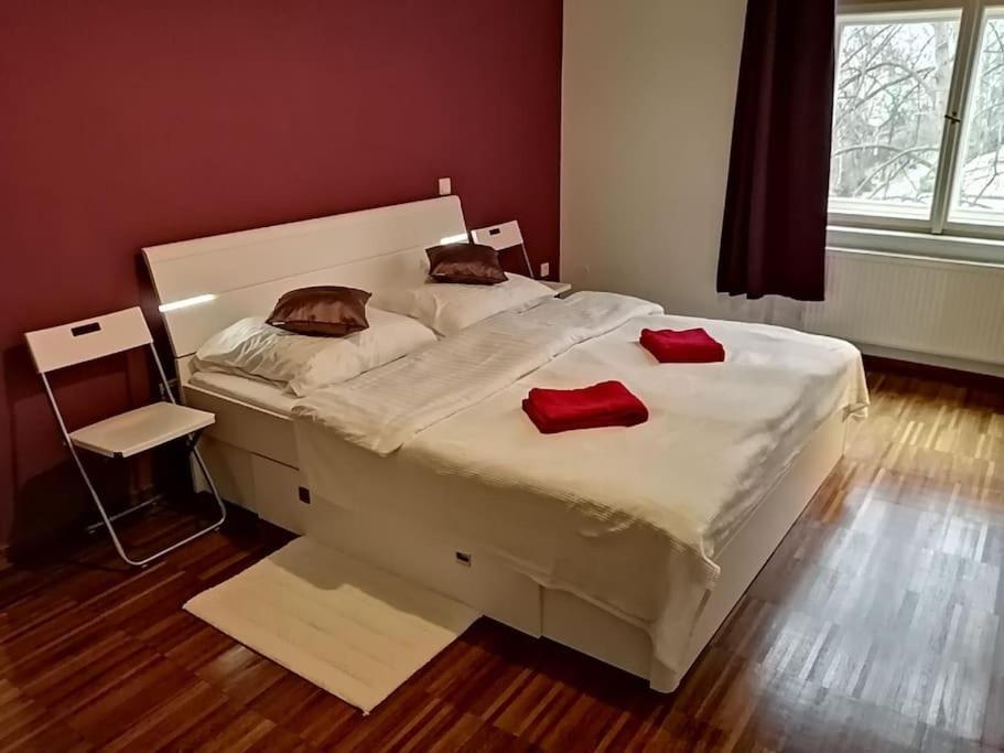 2 Bedrooms Close Vysehrad - Congress Centrum Praga Zewnętrze zdjęcie